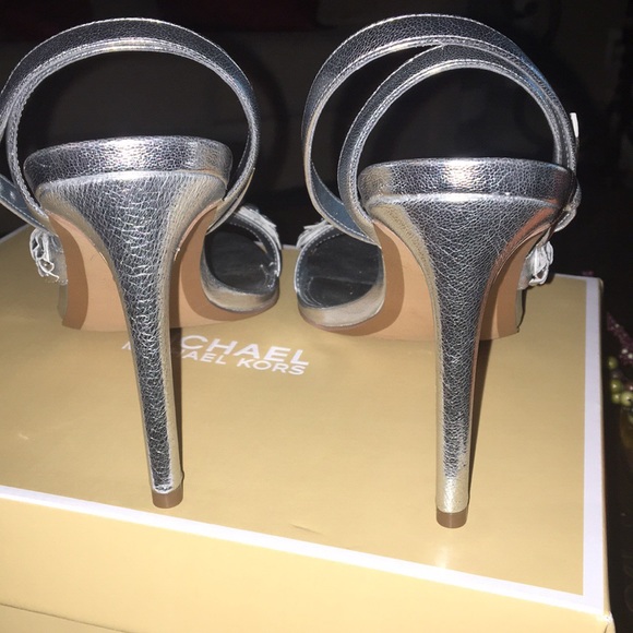 MICHAEL MICHAEL KORS ANKLE STRAP HEELS - Picture 3 of 8